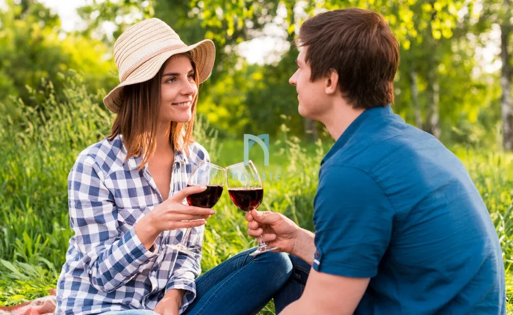 Wine Couple: Menciptakan Pengalaman Bersama di Setiap Tegukan